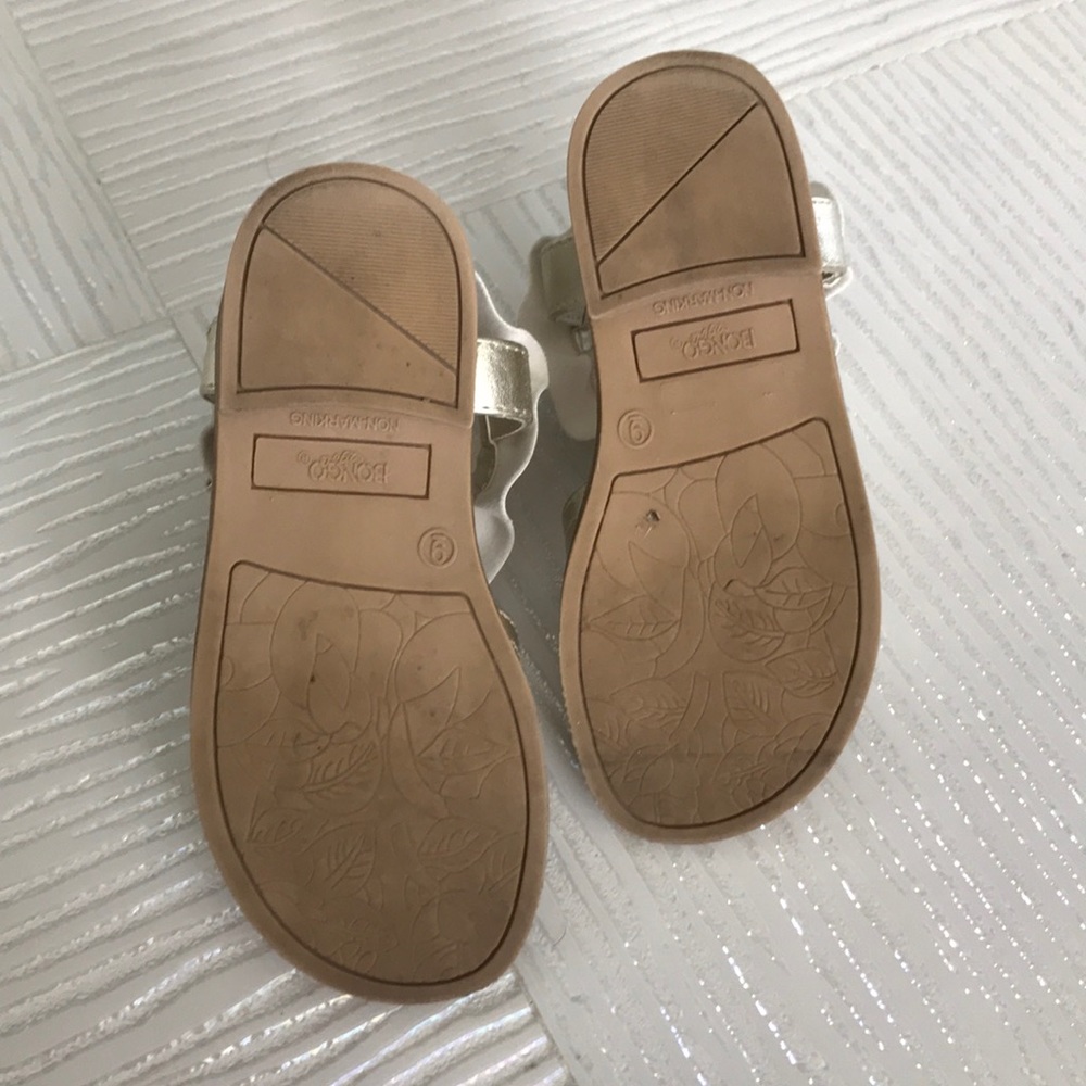 Shoes - Picture 4 of 6